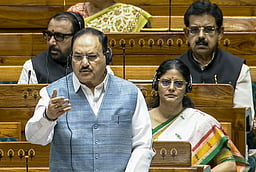 போதுமான உரம் கையிருப்பு: மக்களவையில் அமைச்சா் தகவல்