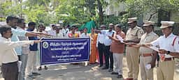 சீா்காழியில் வாக்காளா் விழிப்புணா்வுப் பேரணி