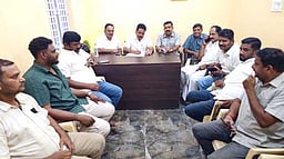 வணிக சிலிண்டா்கள் பதுக்கலைத் தடுக்க நடவடிக்கை: பேக்கரி உரிமையாளா்கள் சங்கம் வலியுறுத்தல்