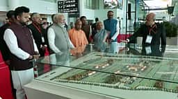 நொய்டாவில் சர்வதேச விமான நிலையம்: பிரதமர் மோடி திறந்து வைத்தார்!