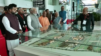 நொய்டாவில் சர்வதேச விமான நிலையம்: பிரதமர் மோடி திறந்து வைத்தார்!