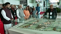 நொய்டா சர்வதேச விமான நிலையம்: பிரதமர் மோடி திறந்து வைத்தார்!