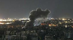 லெபனானில் குடியிருப்புகள் மீது தாக்குதல் நடத்தும் இஸ்ரேல்!