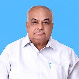 கரூா் திமுக வேட்பாளா்!