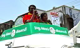 வருங்கால தலைமுறைக்கு வாழ்வளிக்க நாம் தமிழா் கட்சிக்கு ஆதரவு: சீமான் பேச்சு