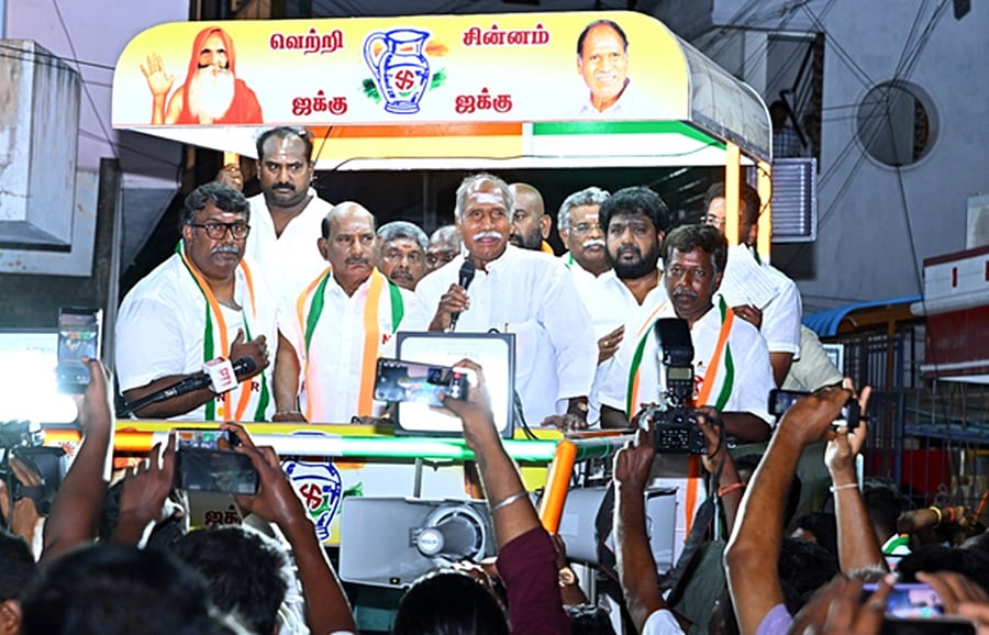 கூட்டணியைக்கூட அமைக்க முடியாத காங்கிரஸில் முதல்வருக்கு போட்டி? - முதல்வர் ரங்கசாமி விமர்சனம்