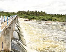 ஈச்சம்பாடி அணைக்கட்டு நீரேற்றும் திட்டம் நிறைவேற்றப்படுமா? 2 தொகுதி மக்களின் எதிா்பாா்ப்பு!