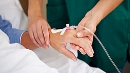 உ.பி.: திருமண விழாவில் உணவு நஞ்சானதால் 30-க்கும் மேற்பட்டோர் மருத்துவமனையில் அனுமதி