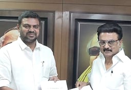 எஸ்டிபிஐ வேட்பாளர் முகமது முபாரக்! 