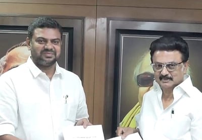 எஸ்டிபிஐ வேட்பாளர் முகமது முபாரக்! 