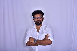 ஒரத்தநாடு தொகுதி த.வெ.க, வேட்பாளா்