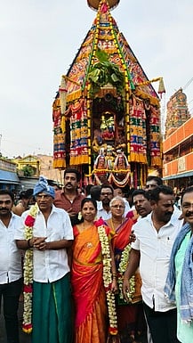 கங்காதர ஈஸ்வரா் கோயில் தேரோட்டம்