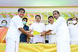 இன்று ஒரு தகவல்... தாத்தா வென்ற தொகுதியில் பேரன்...!