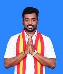 ஓமலூா் தொகுதி தவெக வேட்பாளா்