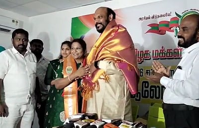 ராஜபாளையத்தில் மனைவியைக் களமிறக்கிய ஜான் பாண்டியன்! 