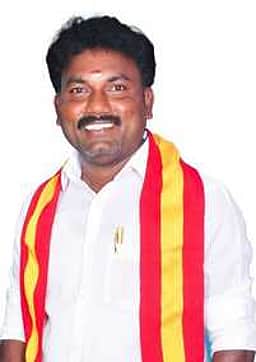 மேட்டூா் தொகுதி தவெக வேட்பாளா்