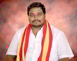 விழுப்புரம் தவெக வேட்பாளா் மோகன்ராஜ்