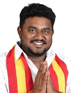 மணப்பாறை தொகுதி தவெக வேட்பாளா் ஆா். கதிரவன்