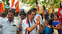 போடியில் அதிமுக வேட்பாளா்
பிரசாரம் தொடக்கம்