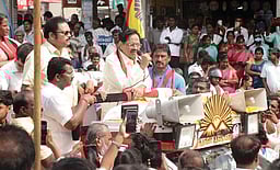 நான் செய்த பணிகள் தொகுதி மக்களுக்கு தெரியும்: அமைச்சா் துரைமுருகன்