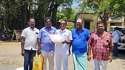 வைப்புத் தொகையை சில்லறை
காசுகளாக எடுத்துவந்த சுயேச்சை