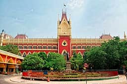 250 அரசு அலுவலர்கள் பணியிட மாற்றம்: தேர்தல் ஆணையத்துக்கு எதிராக திரிணமூல் காங்கிரஸ் மனு