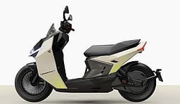 261 கி.மீ. மைலேஜ்! இந்தியாவில் தயாரிக்கப்பட்ட நவீன மின்சார ஸ்கூட்டர் அறிமுகம்!