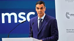 ஈரான் போரில் ஈடுபடும் அமெரிக்க விமானங்கள் ஸ்பெயின் வான்வெளியில் பறக்கத் தடை!