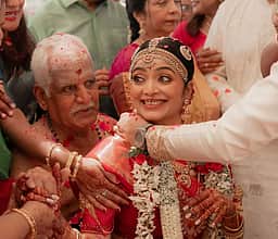 நடிகை ஜனனி ஐயர் திருமண ஆல்பம்