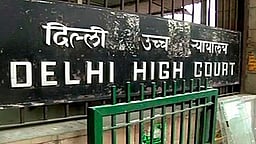 தில்லி அரசு இயற்றிய சட்டத்தை எதிா்த்து தனியாா் பள்ளிகள் தாக்கல் செய்த மனுக்கள்: ஏப்.18 இல் உயா்நீதிமன்றம் விசாரணை