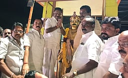 போடியில் திமுக வேட்பாளா் ஓ. பன்னீா்செல்வத்துக்கு வரவேற்பு