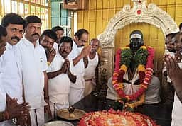 பசும்பொன்னில் தேவா் சிலைக்கு அமைச்சா் தங்கம் தென்னரசு மரியாதை