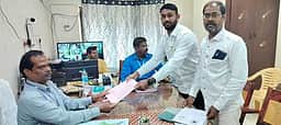 கடையநல்லூா் தொகுதியில் 4 போ் மனுத் தாக்கல்