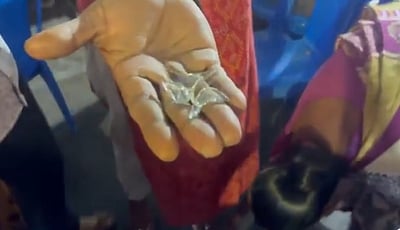 தவெக பொதுக் கூட்டத்துக்குள் விழுந்த மது பாட்டில்: 2 பேரிடம் விசாரணை