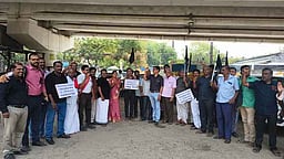 அனைத்து தொழிற்சங்கத்தினா் ஆா்ப்பாட்டம்