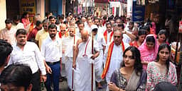 மகாவீா் ஜெயந்தி - வேலூரில் ஜெயின் மக்கள் ஊா்வலம்