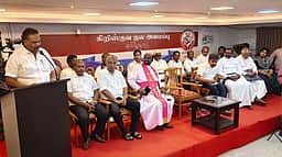 கிறிஸ்தவா் அடையாளத்துடன் வரும் விஜய்யை ஏற்றுக்கொள்ள முடியாது: பொ்னாண்டஸ் ரத்தினராஜா