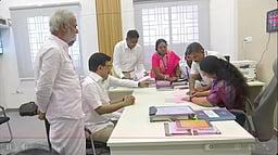 நேற்று(மார்ச் 30) ஒரே நாளில் 573 வேட்பு மனுக்கள் தாக்கல்! 