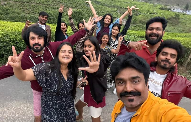 Sun tvs Ethirneechal -2 Actress actors on vacation