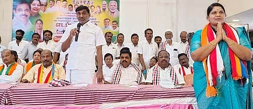 அறிமுகக் கூட்டத்தில் கதறி அழுத அதிமுக வேட்பாளா்