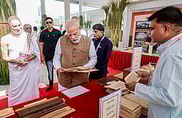 செமிகண்டக்டா் விநியோகிப்பாளராக வலிமை பெறும் இந்தியா: பிரதமா் மோடி