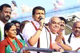 கரூரில் திமுக வேட்பாளா்களை ஆதரித்து வி.செந்தில்பாலாஜி பிரசாரம்!