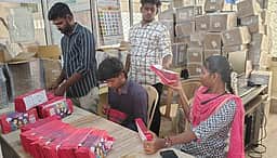 திண்டுக்கல்லில் 65 ஆயிரம் புதிய வாக்காளா்களுக்கு அடையாள அட்டை!
