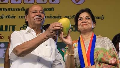 ராமதாஸ் பாமகவின் 2 ஆம் கட்ட வேட்பாளர் பட்டியல்! சௌமியா அன்புமணிக்கு எதிராக சரவணன் போட்டி!