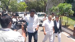 தலைமைத் தேர்தல் அதிகாரியிடம் தவெக நிர்வாகிகள் மனு!