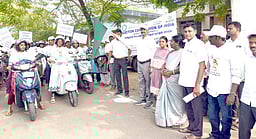 பவானியில் தோ்தல் விழிப்புணா்வு இருசக்கர வாகனப் பேரணி