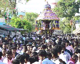 கட்டிக்குளம் ராமலிங்கசுவாமி கோயில் தேரோட்டம்