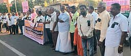 தொழிற்சங்கங்கள், விவசாயிகள் ஆா்ப்பாட்டம்