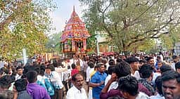 கரூா் கல்யாண பசுபதீஸ்வரா் கோயிலில் பங்குனித் தேரோட்டம்: திரளான பக்தா்கள் பங்கேற்பு