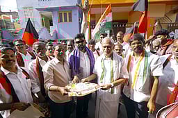 காங்கிரஸ் - திமுக இணைந்து தோ்தல் பிரசாரம்